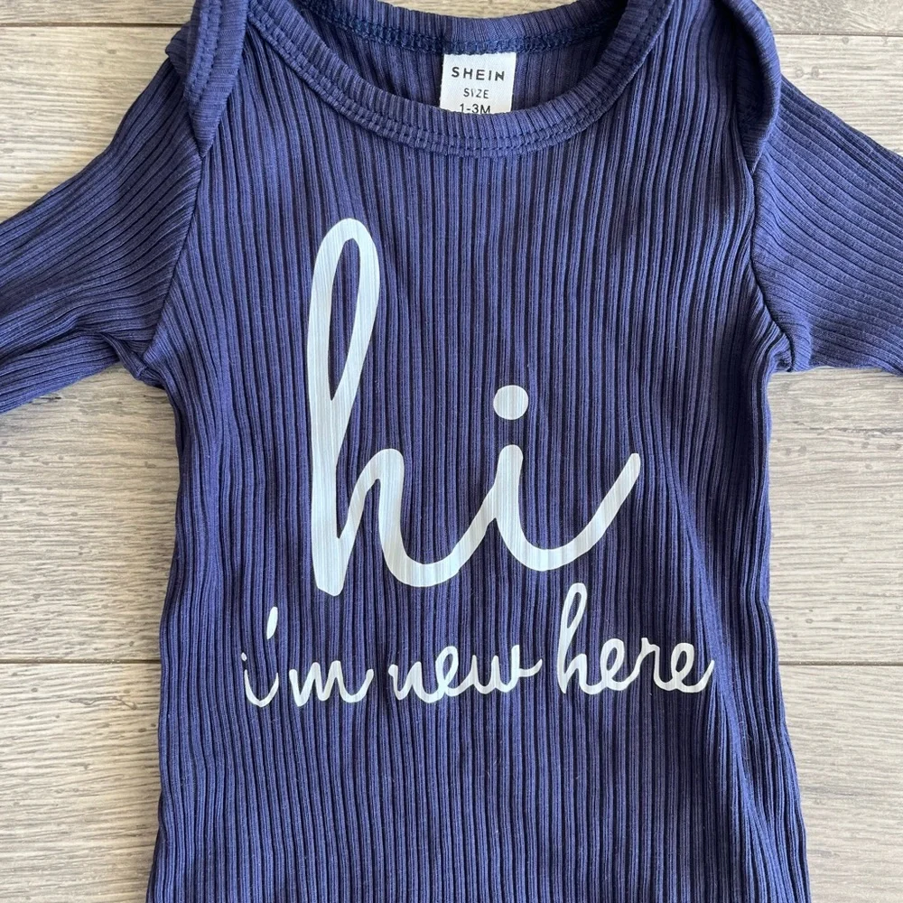 SHEIN Baby Newborn Long Sleeve Snap Romper Hi I’m New Here Navy White 1-3 Month